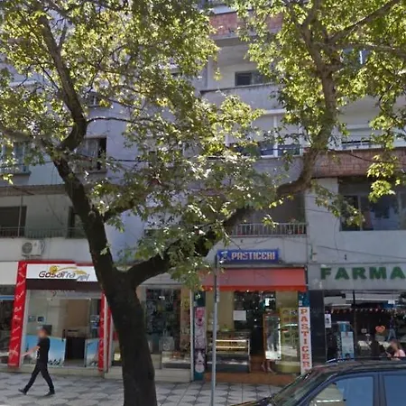 Central & Comfy 2 Bedroom * Tiran