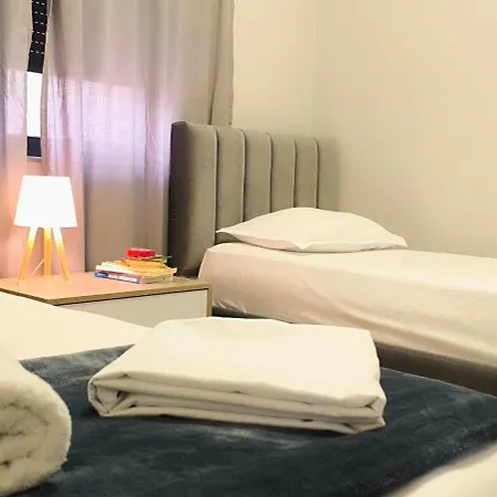 Apartment Central & Comfy 2 Bedroom *