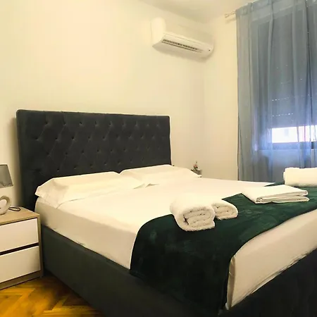 Central & Comfy 2 Bedroom * Tiran